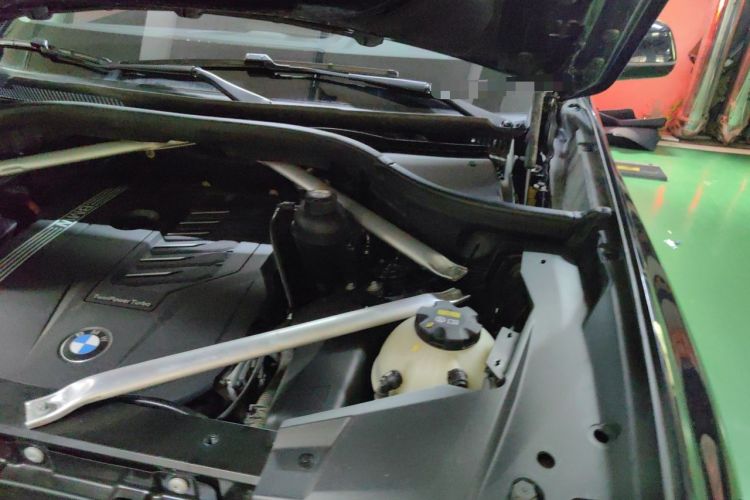 Used BMW X5 2019 xDrive40i M Sport Package Engine Bay Left