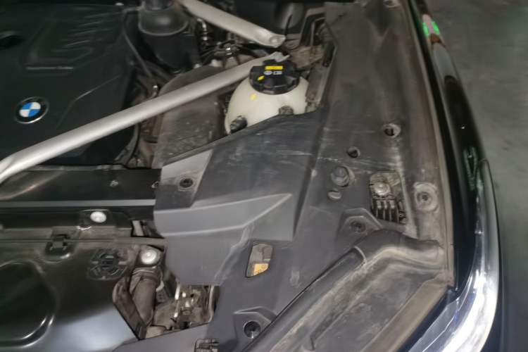 Used BMW X5 2019 xDrive30i X Design Package Engine Bay Left