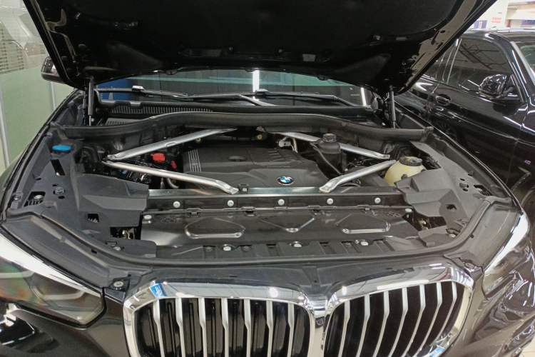 Used BMW X5 2019 xDrive30i M Sport Package Engine Bay
