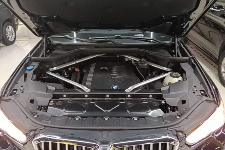 Used BMW X5 2019 xDrive40i M Sport Package Engine Bay