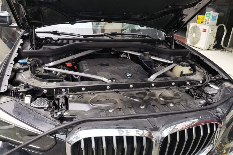 Used BMW X5 2019 xDrive30i M Sport Package Engine Bay
