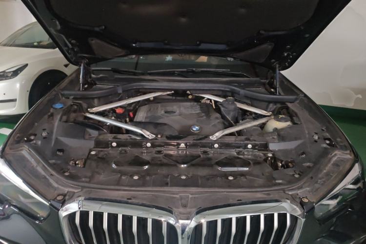 Used BMW X5 2019 xDrive30i M Sport Package Engine Bay