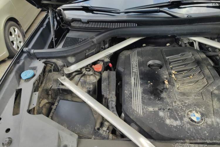 Used BMW X5 2019 xDrive40i M Sport Package Engine Bay Right