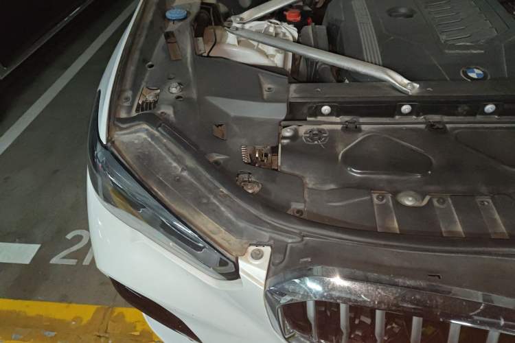 Used BMW X5 2019 xDrive40i M Sport Package Engine Bay Right
