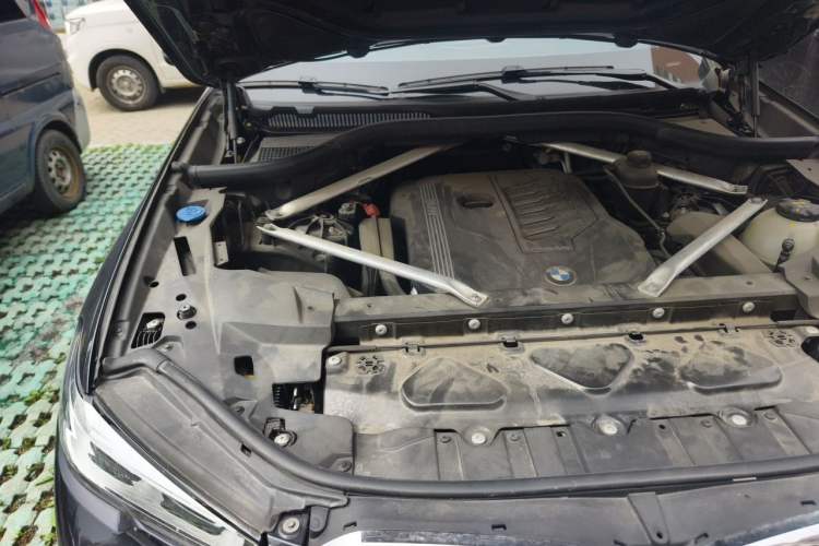 Used BMW X5 2019 xDrive40i M Sport Package Engine Bay Right