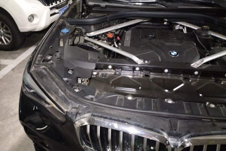 Used BMW X5 2019 xDrive30i M Sport Package Engine Bay Right