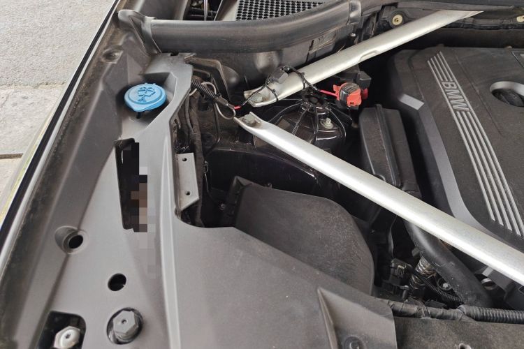 Used BMW X5 2019 xDrive40i M Sport Package Engine Bay Right