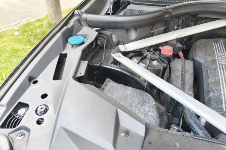Used BMW X5  Engine Bay Right