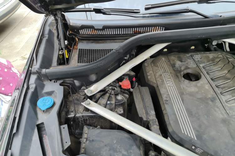 Used BMW X5 2019 xDrive40i M Sport Package Engine Bay Right