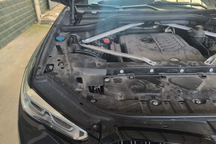 Used BMW X5 2019 xDrive40i M Sport Package Engine Bay Right