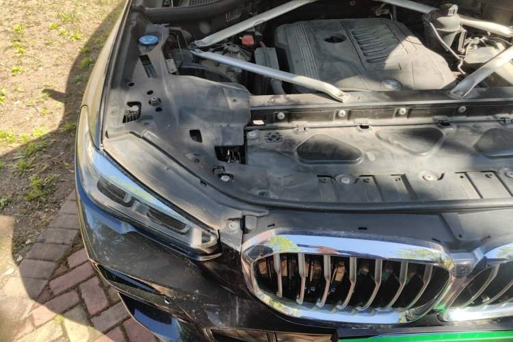 Used BMW X5 2019 xDrive40i Luxury Model with M Sport Package Engine Bay Right