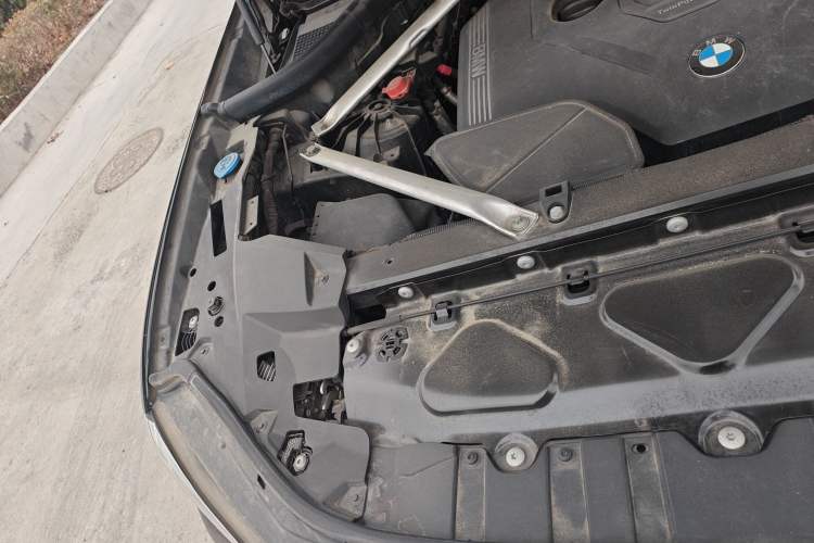 Used BMW X5 2019 xDrive30i X Design Package Engine Bay Right