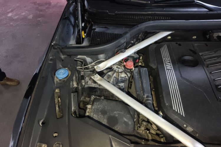 Used BMW X5 2019 xDrive40i M Sport Package Engine Bay Right