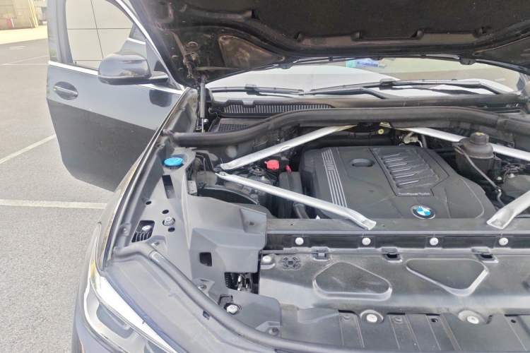 Used BMW X5 2019 xDrive40i M Sport Package Engine Bay Right