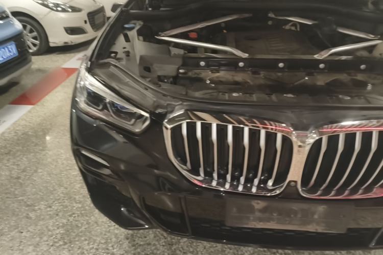 Used BMW X5 2019 xDrive40i M Sport Package Engine Bay Right