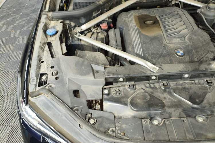 Used BMW X5 2019 xDrive40i M Sport Package Engine Bay Right