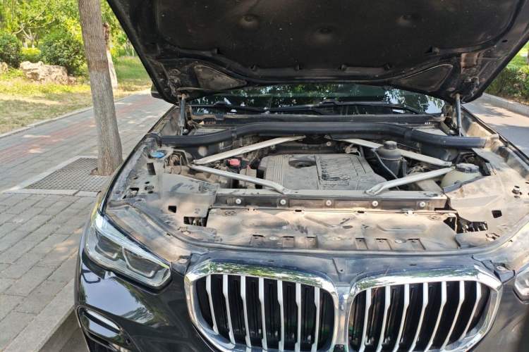 Used BMW X5 2019 xDrive40i M Sport Package Engine Bay Right