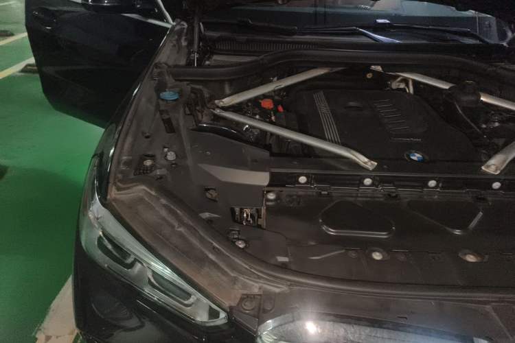 Used BMW X5 2019 xDrive40i M Sport Package Engine Bay Right