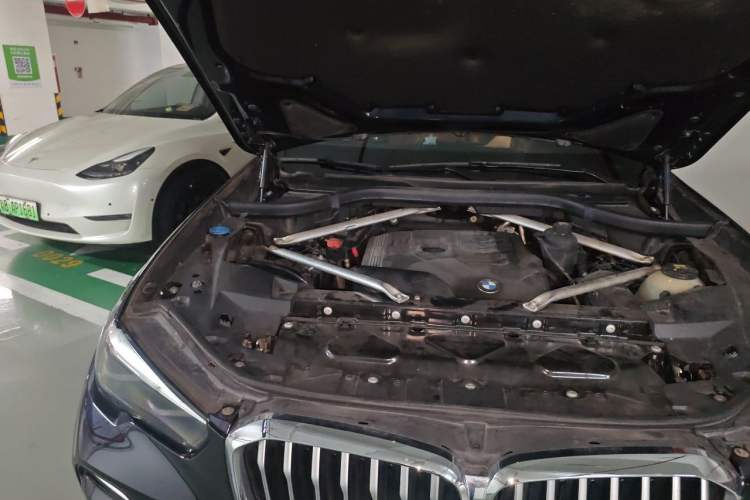 Used BMW X5 2019 xDrive30i M Sport Package Engine Bay Right