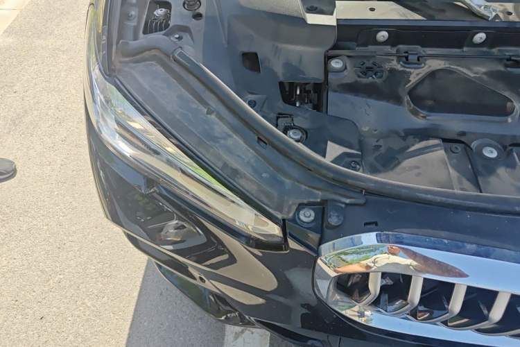 Used BMW X5 2019 xDrive40i M Sport Package Engine Bay Right