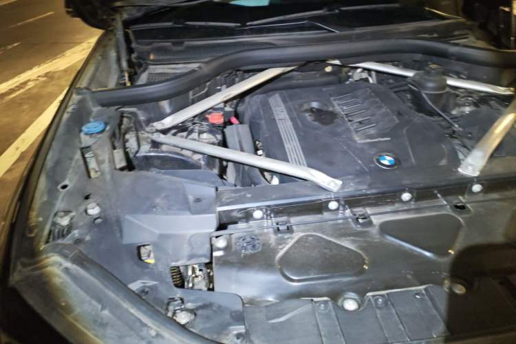 Used BMW X5 2019 xDrive40i M Sport Package Engine Bay Right