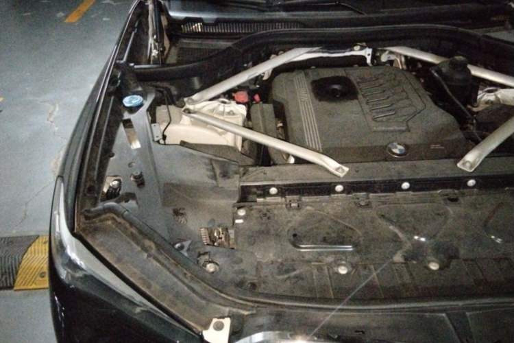 Used BMW X5  Engine Bay Right
