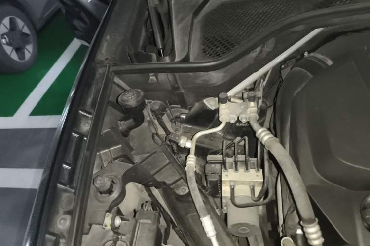Used BMW X5  Engine Bay Right