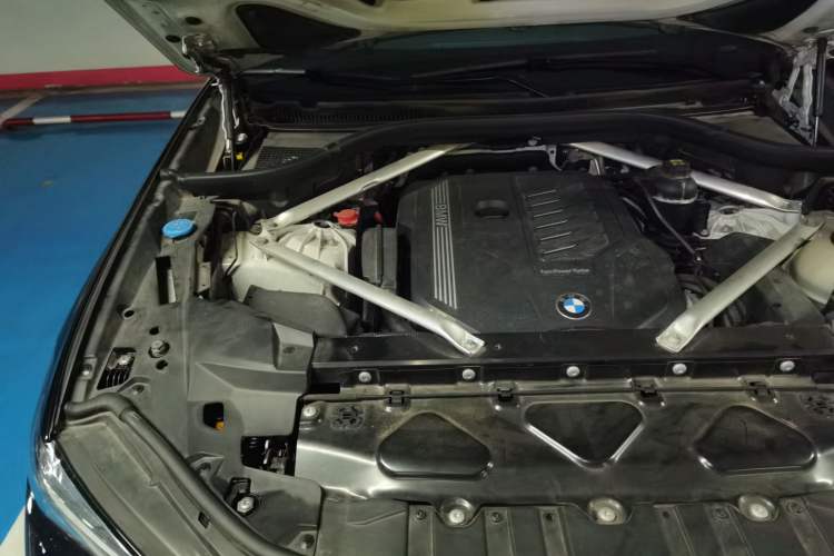 Used BMW X5 2019 xDrive40i M Sport Package Engine Bay Right
