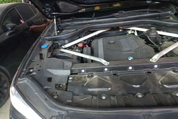 Used BMW X5 2019 xDrive40i M Sport Package Engine Bay Right