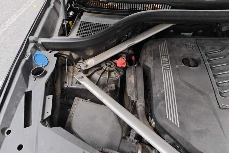 Used BMW X5 2019 xDrive40i M Sport Package Engine Bay Right