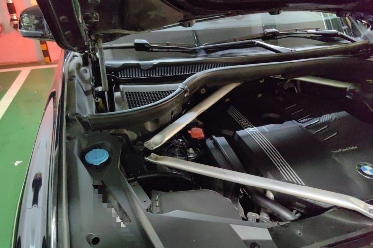 Used BMW X5 2019 xDrive40i M Sport Package Engine Bay Right
