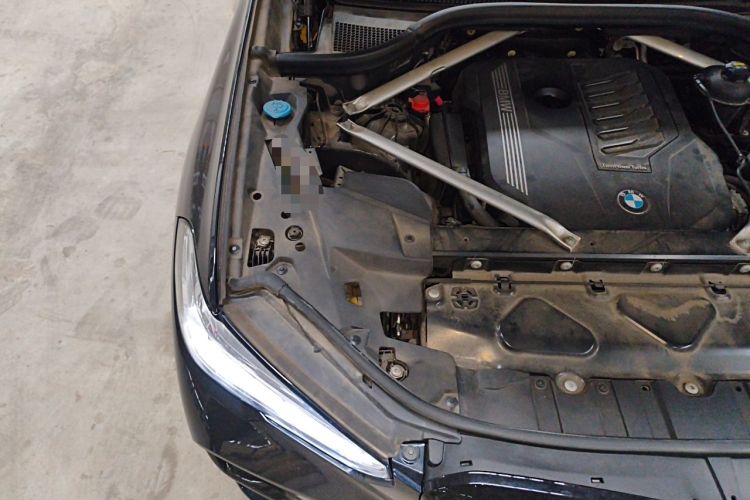Used BMW X5 2019 xDrive40i M Sport Package Engine Bay Right