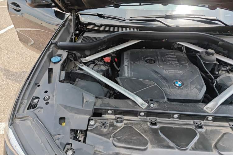 Used BMW X5 2019 xDrive30i M Sport Package Engine Bay Right