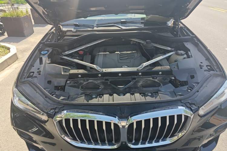 Used BMW X5 2019 xDrive40i M Sport Package Engine Bay