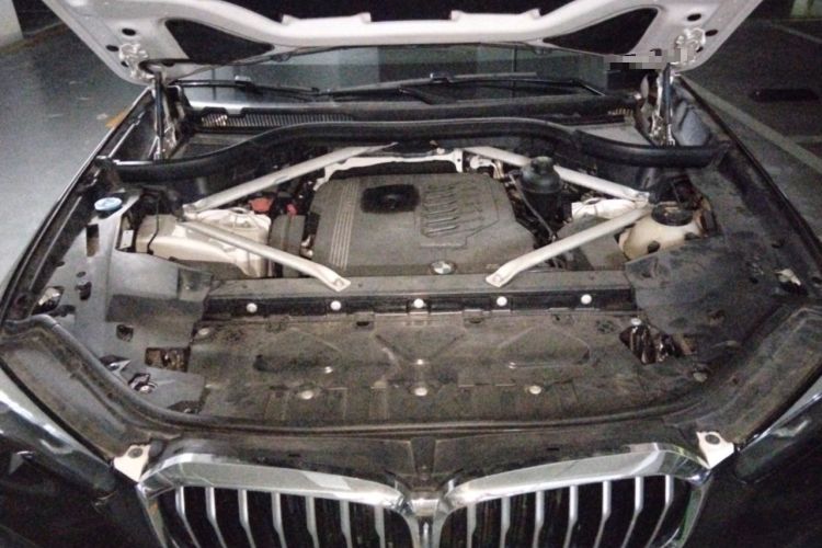 Used BMW X5  Engine Bay