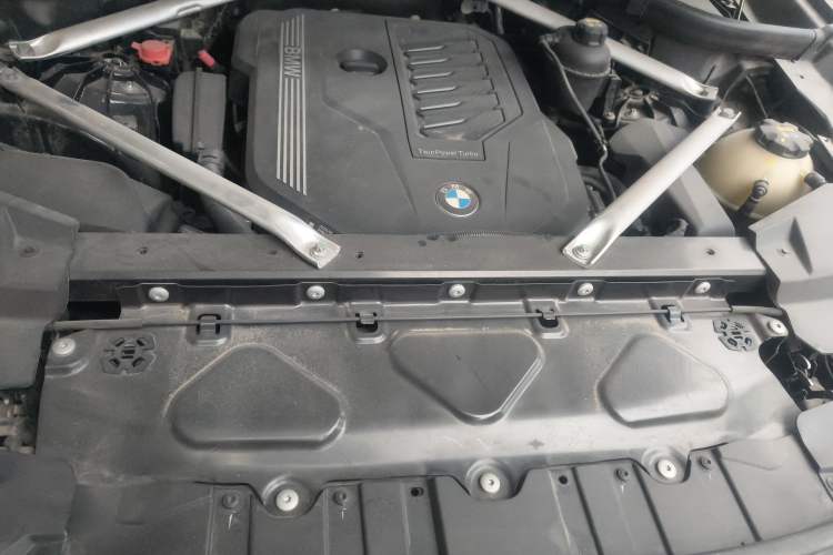 Used BMW X5 2019 xDrive40i M Sport Package Engine Bay