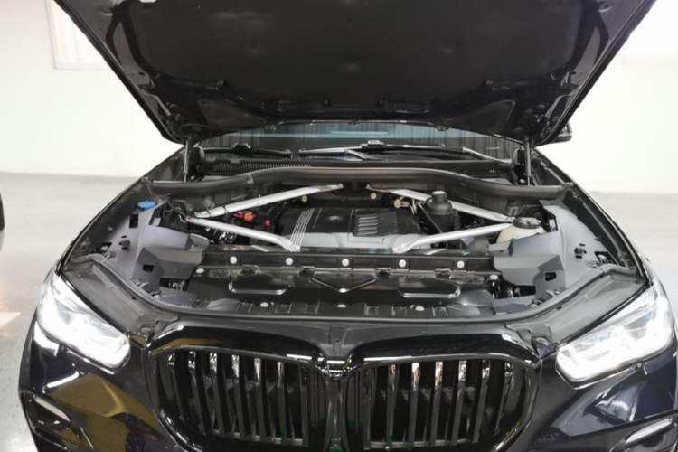 Used BMW X5 2019 xDrive40i M Sport Package Engine Bay