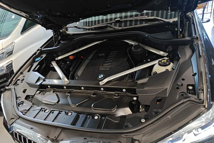Used BMW X5 2019 xDrive40i M Sport Package Engine Bay