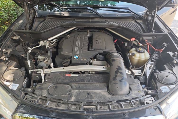 Used BMW X5  Engine Bay