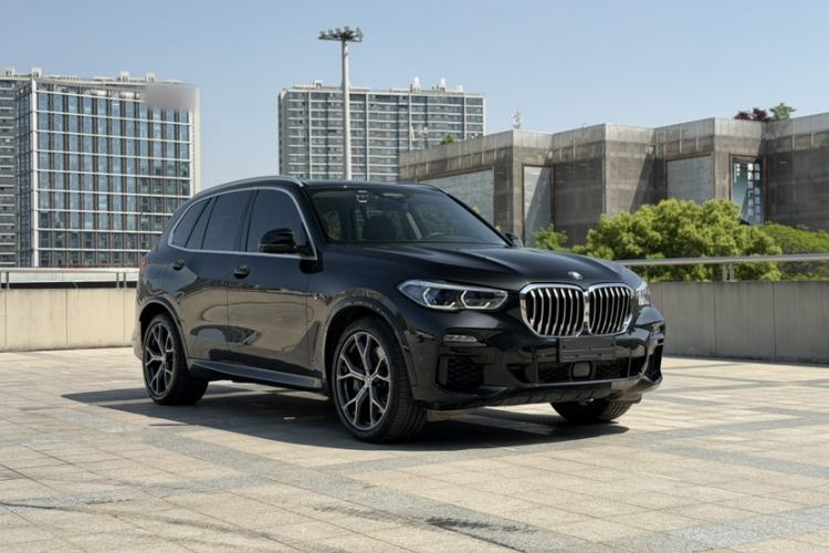 Used BMW X5 2019 xDrive40i Luxury Model with M Sport Package Exterior 1