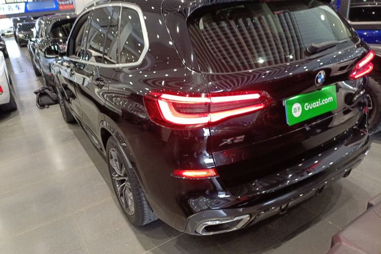 Used BMW X5 2019 xDrive40i M Sport Package Exterior 2
