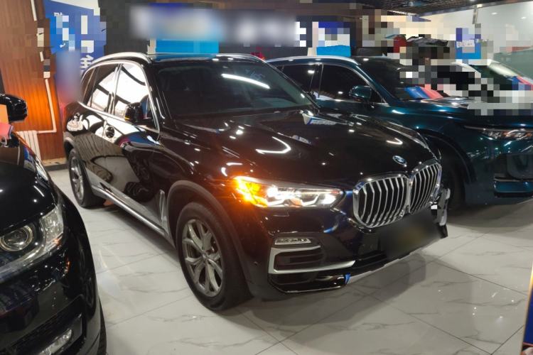 Used BMW X5 2019 xDrive40i M Sport U.S. specification Exterior 2