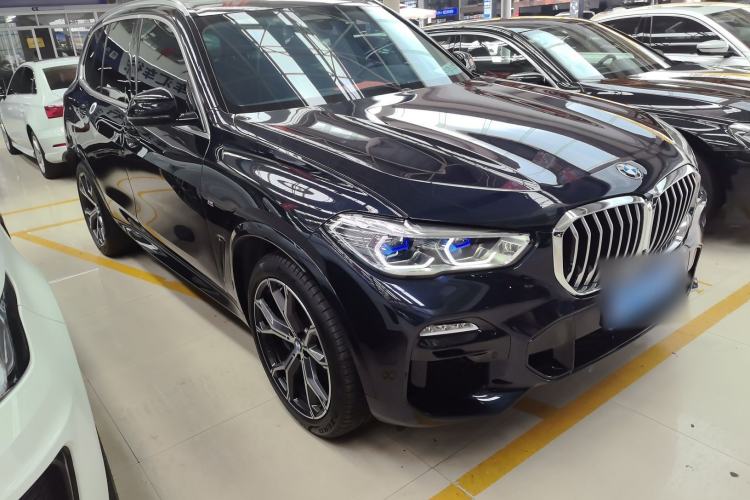Used BMW X5 2019 xDrive40i Luxury Model with M Sport Package Exterior 3