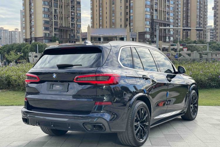 Used BMW X5 2019 xDrive40i M Sport Package Exterior 3