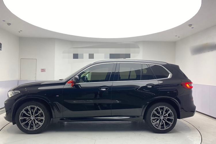 Used BMW X5 2019 xDrive40i M Sport Package Exterior 3