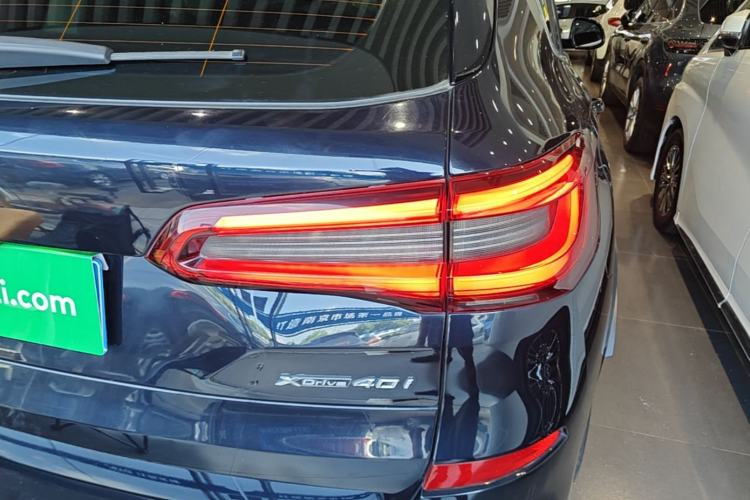 Used BMW X5 2019 xDrive40i M Sport Package Exterior 3