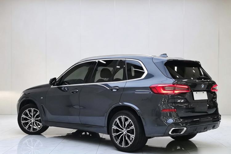 Used BMW X5 2019 xDrive40i M Sport Package Exterior 4