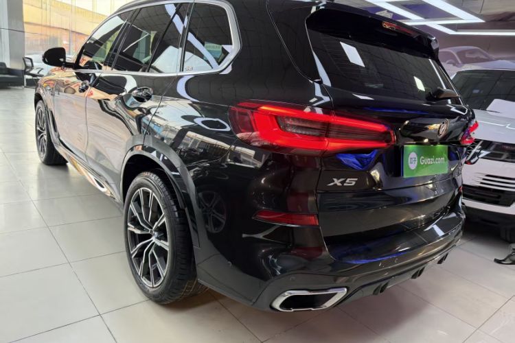 Used BMW X5 2019 xDrive40i M Sport Package Exterior 4