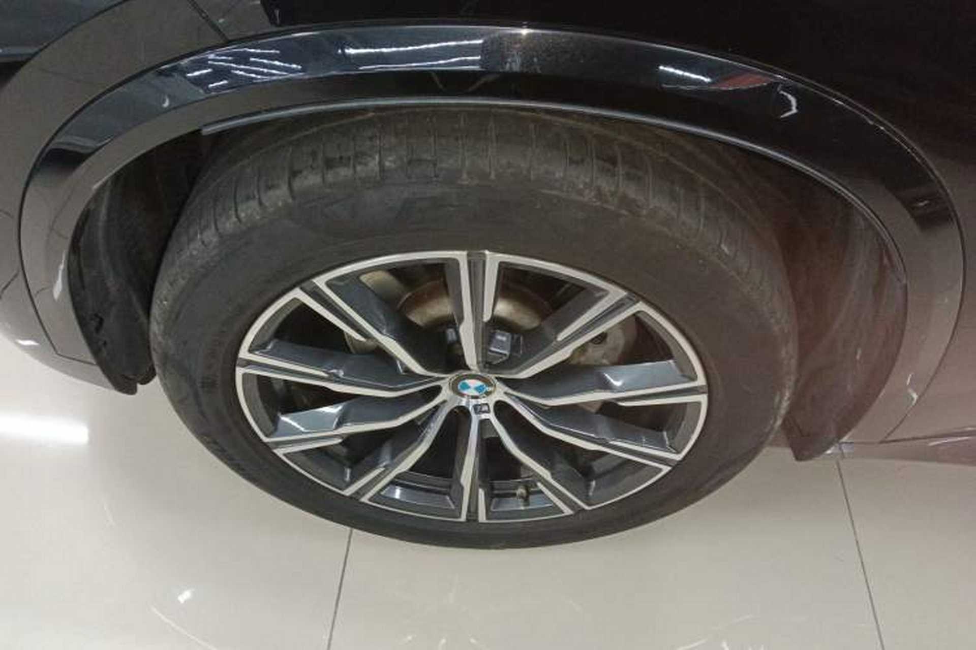 Used BMW X5 2019 xDrive30i M Sport Package Exterior 4
