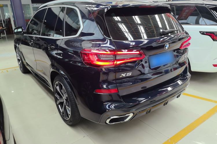 Used BMW X5 2019 xDrive40i Luxury Model with M Sport Package Exterior 5